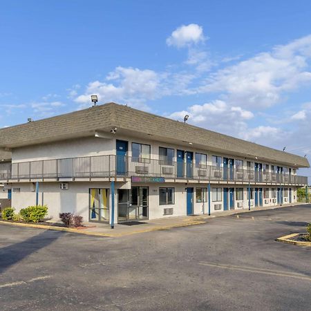 Motel 6-Topeka, KS - Northwest Exterior foto